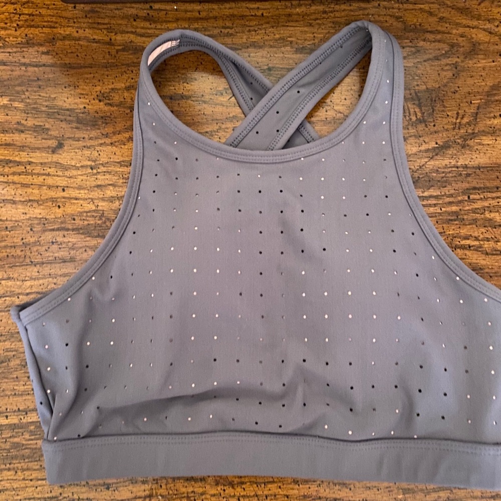 High neck sport bra